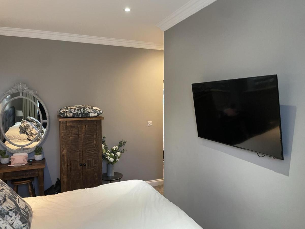 شقة Stunning 2-Bed-2Bath Apt In Whitby With Parking المظهر الخارجي الصورة